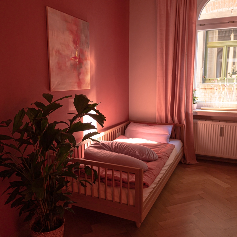 Bett im Geburtszimmer im Geburtshaus